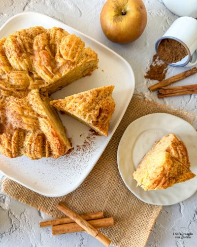 Bizcocho de yogur, manzana y canela