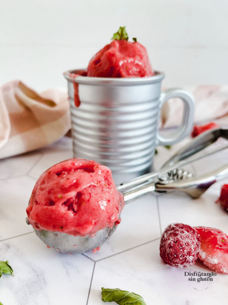 Helado casero de fresas