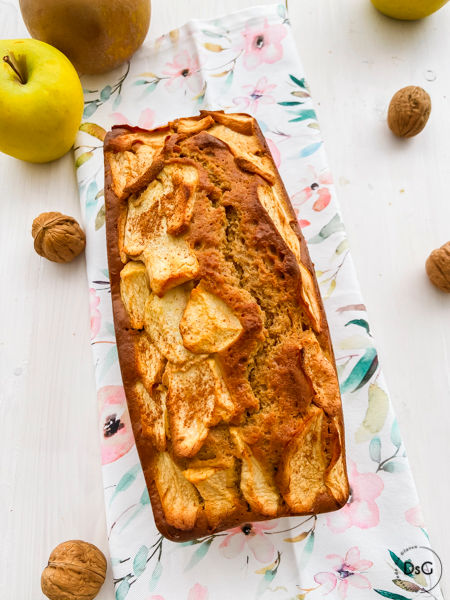 bizcocho sin gluten y sin lactosa de manzana y canela