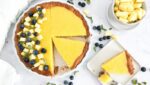 Tarta de almendras y mango