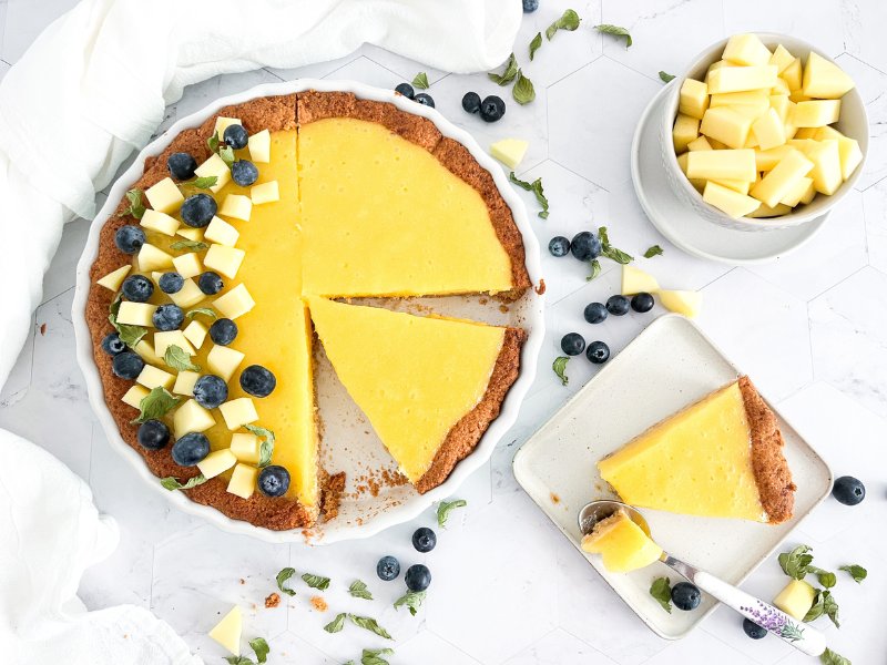 Tarta de almendras y mango