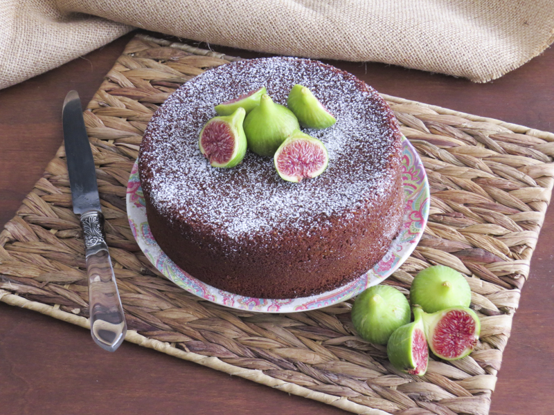 bizcocho sin gluten y sin lactosa de higos y pistachos