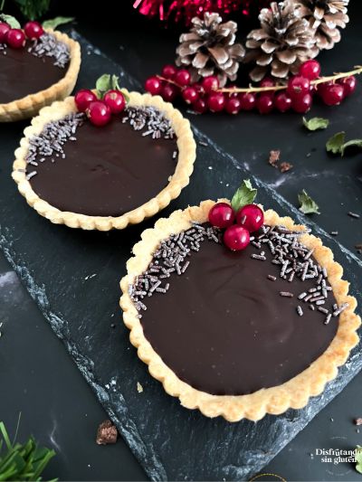 Tartaletas de mousse de chocolate sin gluten