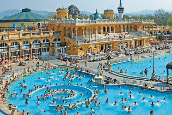 Balneario Szechenyi en Budapest