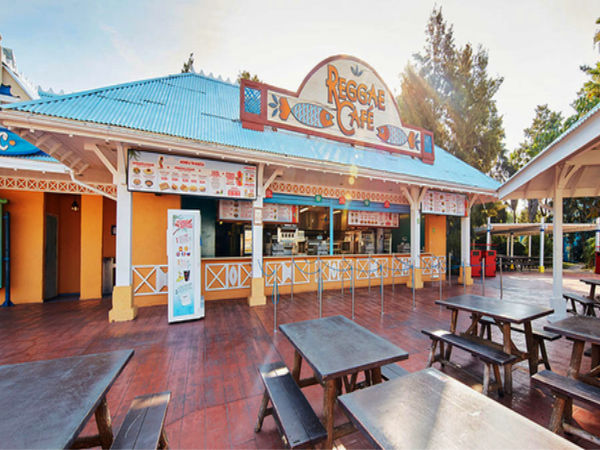 Restaurante con opciones sin gluten Reggae Café en Costa Caribe Park