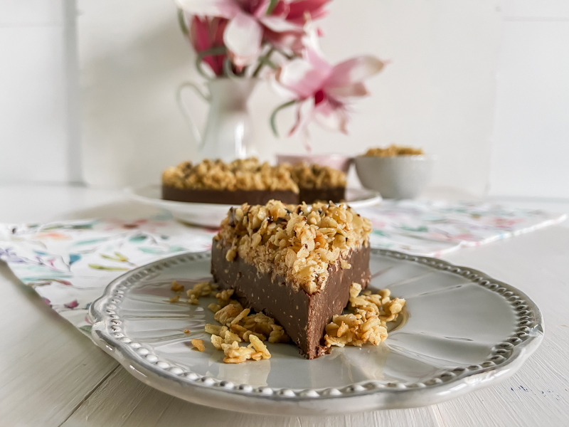 tarta de chocolate y cacahuetes