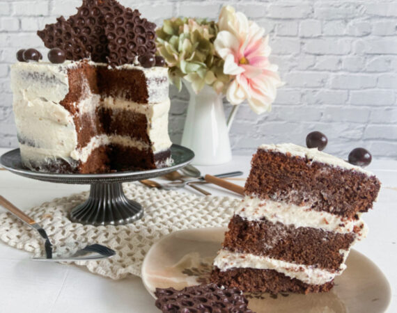 tarta de chocolate y crema kinder