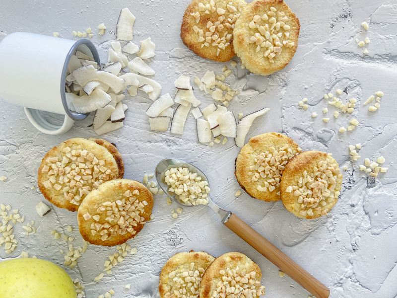 Galletas de almendra, coco y manzana