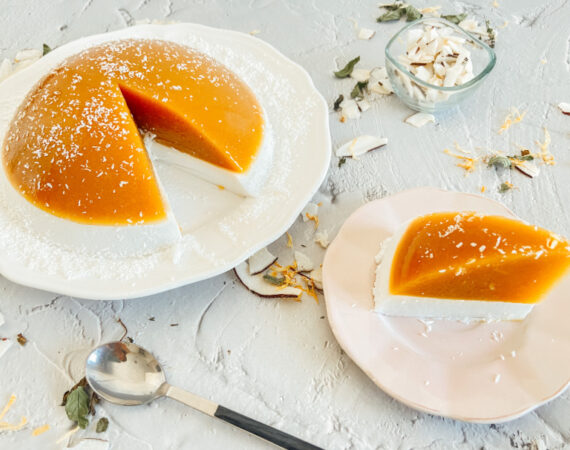 Tarta de mango y coco