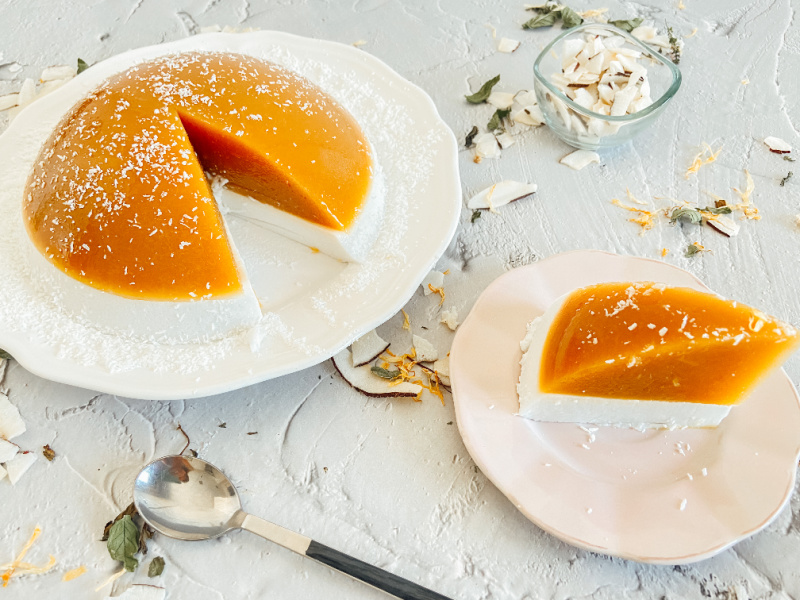 Tarta de mango y coco