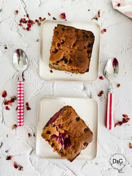 Tarta de almendras y frutos rojos