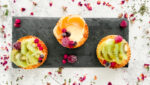 Tartaletas de hojaldre, crema pastelera y fruta