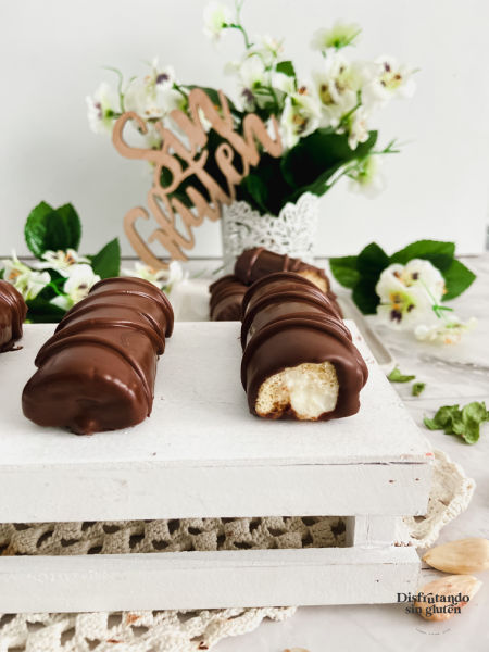 Bollitos sin gluten rellenos de crema de leche