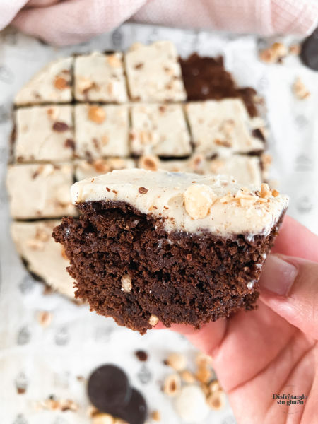 Brownie sin gluten de crema tipo kinder y avellanas