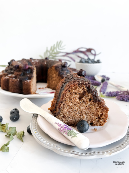 Bundt cake sin gluten de arándanos