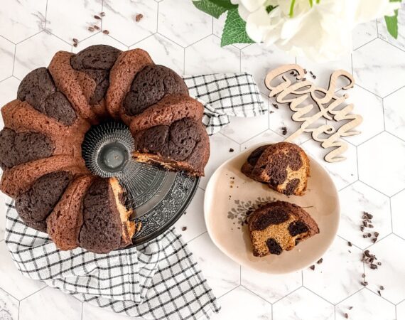 Bundt cake marmolado de queso mascarpone