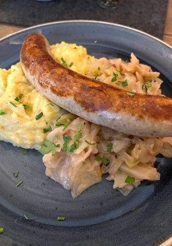 Salchichas con chucrut en Berlín sin gluten