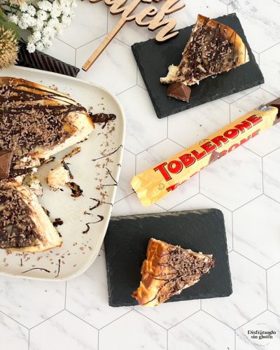 Tarta de queso y barritas toblerone horneada