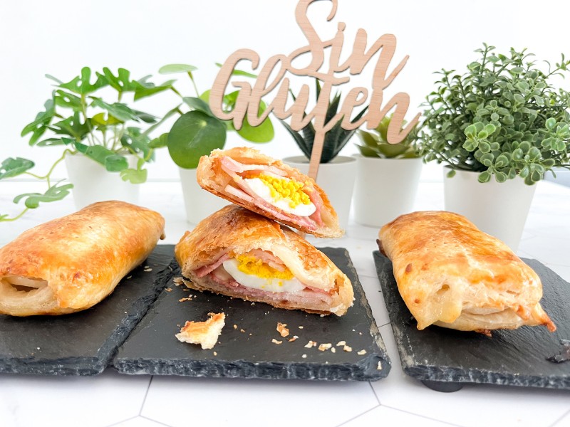 Napolitanas saladas sin gluten rellenas de queso y huevo