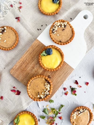 Tartaletas de crema de praliné y limón sin gluten