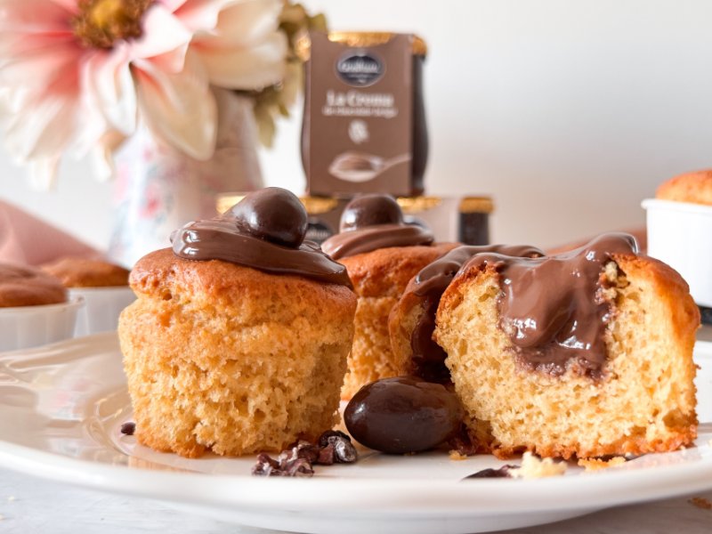 Muffins sin gluten rellenos de crema de chocolate belga